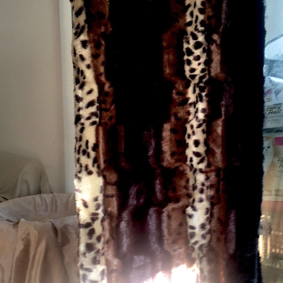 Faux Fur Shawl - Wrap - Picture 7 of 12